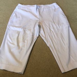 Capri white pants